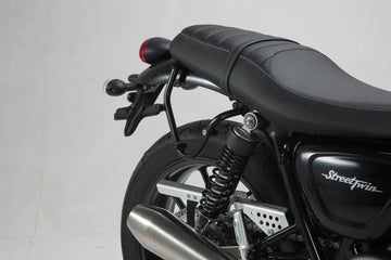 Triumph Street Twin 900 [SW-MOTECH] – Systém bočních tašek Legend LC detailní pohled