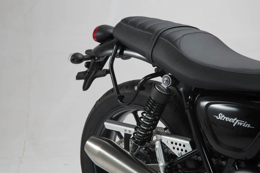 Triumph Street Twin 900 [SW-MOTECH] – Systém bočních tašek Legend LC detailní pohled