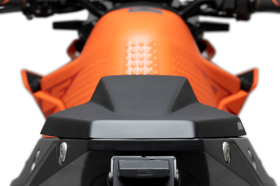 KTM 990 DUKE R [2025] – Zadní kapotáž – Karbonový vzhled