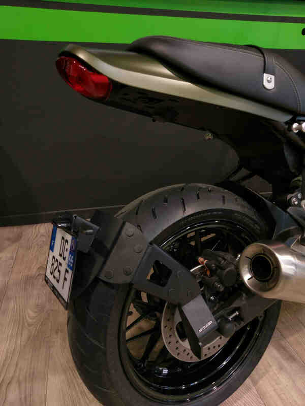 Kawasaki Z 900 Rs Se [Přístupový design] - držák SPZ ve výšce kol černá Kawasaki Z900RS