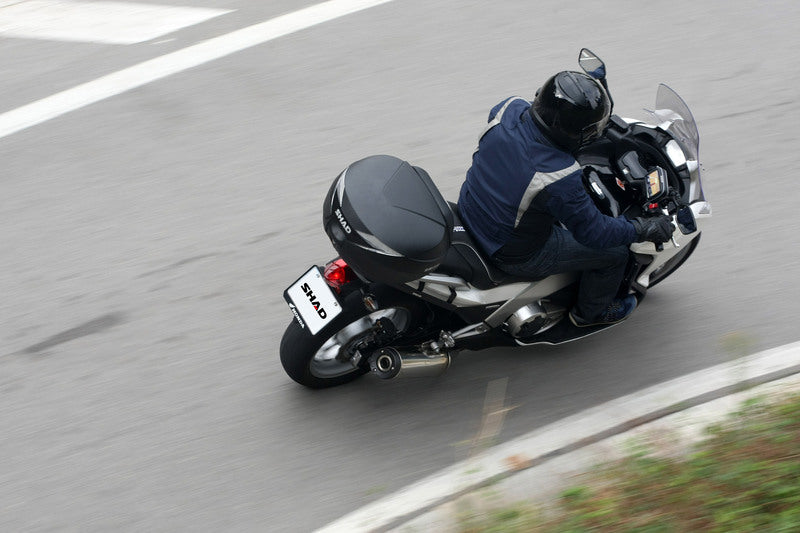 Yamaha T-Max 560 Tech Max [SHAD] - horní kufr SH39 černý 3kg 39L