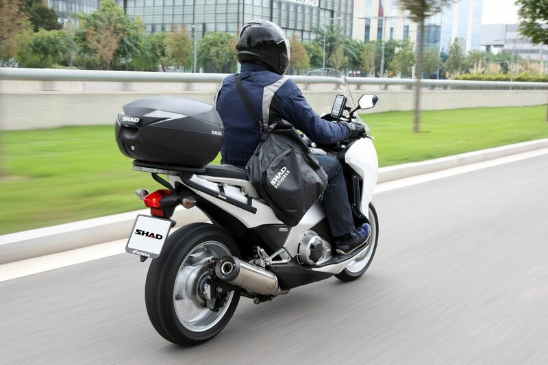 Aprilia Sr Gt 125 [SHAD] - horní kufr SH39 černý 3kg 39L