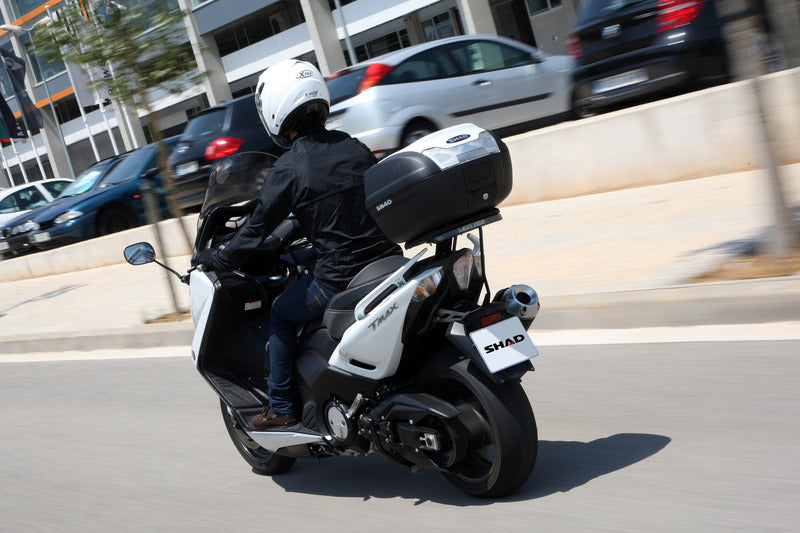 Yamaha X-Max 300 Tech Max + [SHAD] - SH40 horní kufr černý 3kg 40L