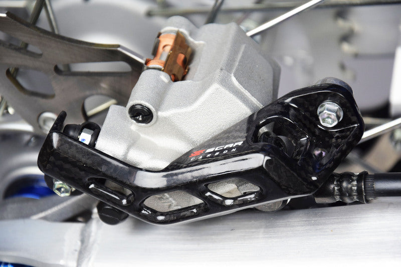 Yamaha Yz 450 [SCAR] - Karbonový chránič třmenu zadní brzdy