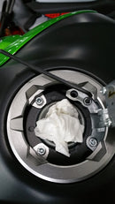 Kawasaki Ninja 1000 [A-SIDER] - Black Edition Rukojeť nádrže 4 šrouby černá Kawasaki