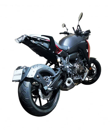 Yamaha Tracer 7 700 [PŘÍSTUPOVÝ DESIGN] - ''Osazené kolo'' Držák SPZ černý - Yamaha MT-07 Tracer