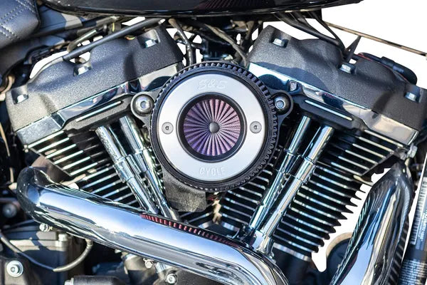 Harley-Davidson FLRT 1868 Freewheeler 114 [2022-2023] - Air Stinger Stealth Luftfiltersatz – Oberfläche: Schwarz, Verchromt – Bild 9