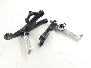 BMW S 1000 RR K10 [2010] - Footrest Footrest's Footrests s držitelem vlevo a vpravo