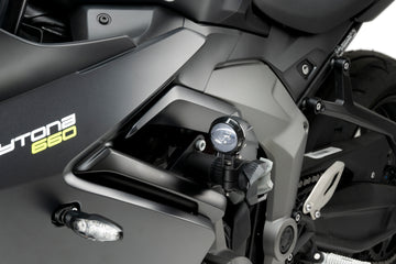 TRIUMPH DAYTONA 660 [2025] – Desky R19 – černé