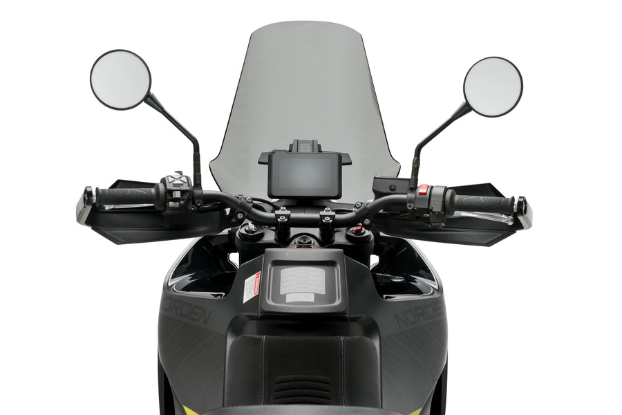 HUSQVARNA NORDEN 901 EXPEDITION [2025] – cestovní obrazovka – silně tónovaná