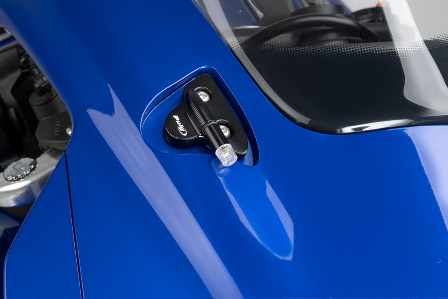 YAMAHA YZF-R1M [2025] – Krytky zpětných zrcátek se sadou ukazatelů směru – Černá