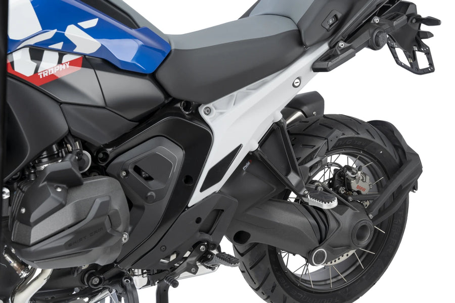 BMW R 1300 GS TROPHY [2025] – spodní boční kapotáž – karbonový vzhled