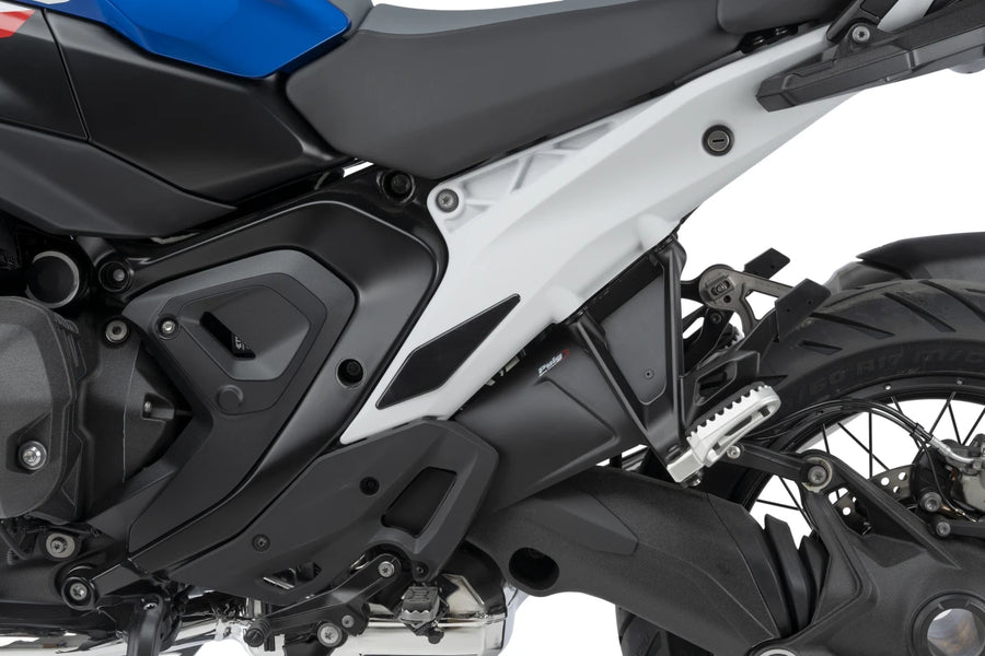 BMW R 1300 GS TROPHY [2025] – spodní boční kapotáž – karbonový vzhled