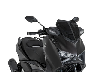 YAMAHA X-MAX 300 TECH MAX [2025] - Sportovní čelní sklo V-Tech Line | Silně tónovaný | PUIG 22571F