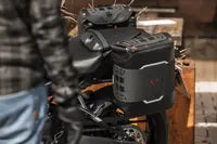 Yamaha XTZ 750 [SW-MOTECH] – boční taška V-LOC WP (16 litrů)