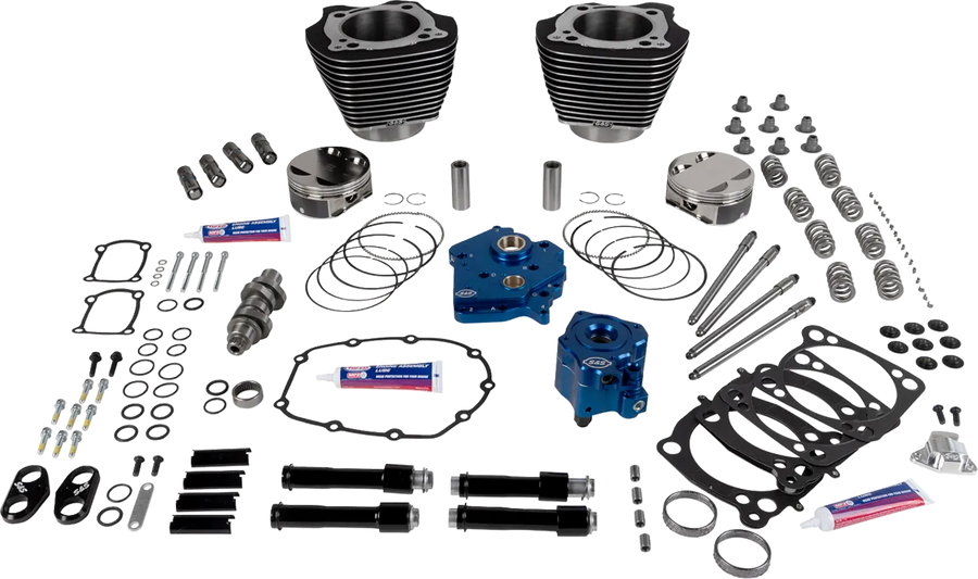 Harley-Davidson FXBB 1923 Softail Street Bob 117 [2026] - 129" Power Package Motorleistungs-Kit – Oberfläche: Schwarz, Hervorgehobene Lamellen – Merkmal: Schwarze Stößelstangenrohre – Bild 1