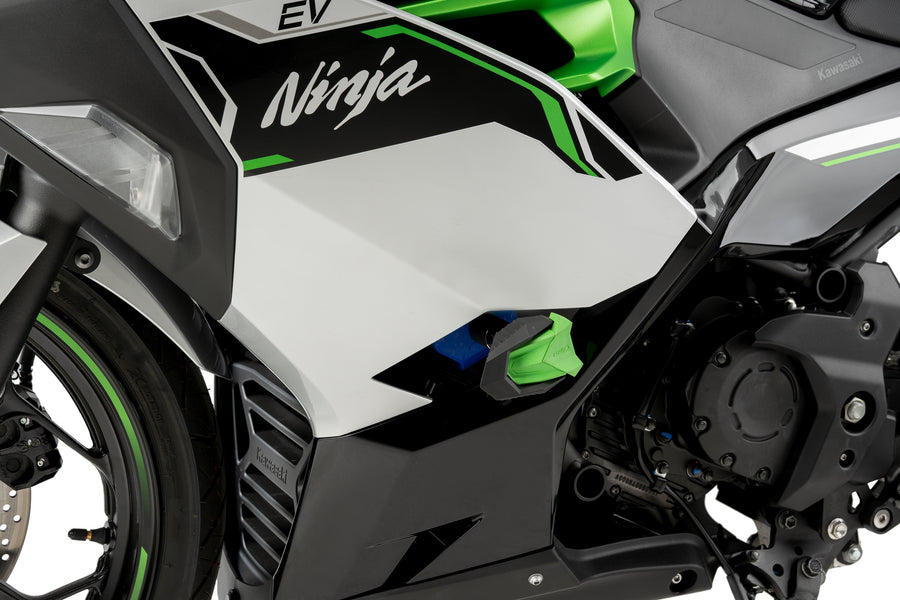 KAWASAKI NINJA E-1 [2025] – Crash Pad R19 – černá