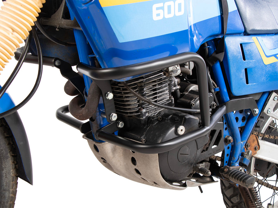 Yamaha XT 600 Ténéré [1988-1990] - perspektivní pohled na kryt motoru