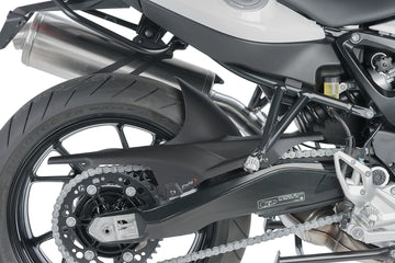 TRIUMPH BONNEVILLE T 120 BLACK [2025] - Kryt zadního kola | Karbonový vzhled | PUIG 5882C