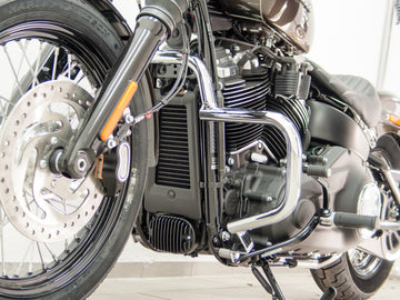 Harley Davidson Softail (Milwaukee - Eight 107/114) [2018] - ochranný bar, vyrobený z 32 mm trubky, plochý tvar