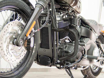Harley Davidson Softail (Milwaukee - Eight 107/114) [2018] - ochranný bar, vyrobený z 32 mm potrubí, plochý tvar, černá