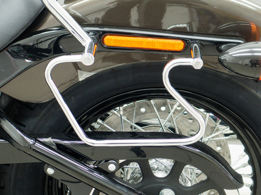 Harley Davidson Softail Street Bob (Milwaukee - Eight 107/114) [2018] - Balení tašek