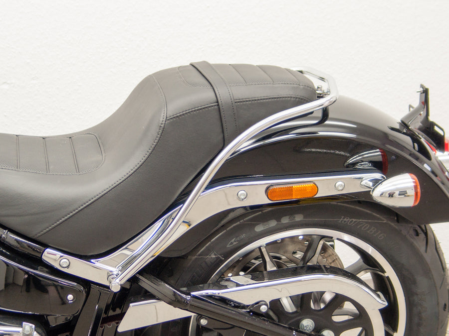 Harley Davidson Softail Low Rider (Milwaukee - Eight 107/114) [2018] - hranice sedadla