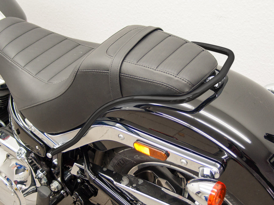 Harley Davidson Softail Low Rider (Milwaukee - Eight 107/114) [2018] - hranice sedadla, černá