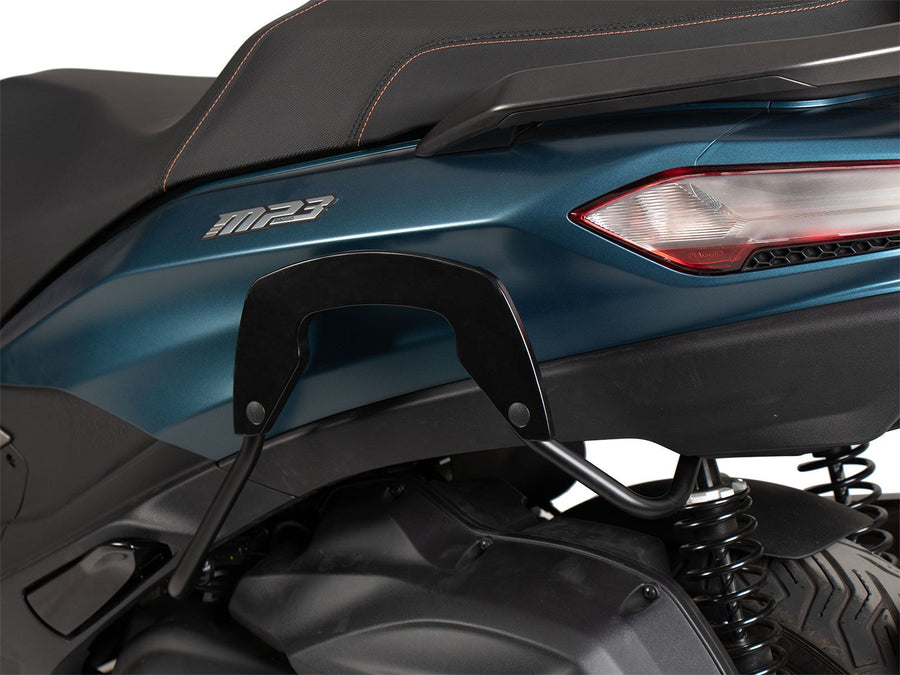 Piaggio MP3 400 [2022-2025] - detailní pohled na boční nosič C-Bow