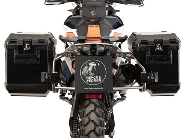 KTM 890 Adventure [2023-2026] - Kofferträgerset Cutout Edelstahl inkl. Xplorer Cutout schwarz Kofferset 40/37