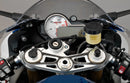 BMW S 1000 RR [ONEDESIGN] – detailní pohled na třísvorkovou ochrannou podložku