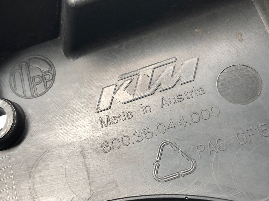 KTM 990 Superduke LC8 EFI [2008] - chladičský ventilátor