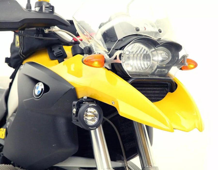 BMW R 1200 GS [DENALI] – detailní pohled na držák pozičního světla
