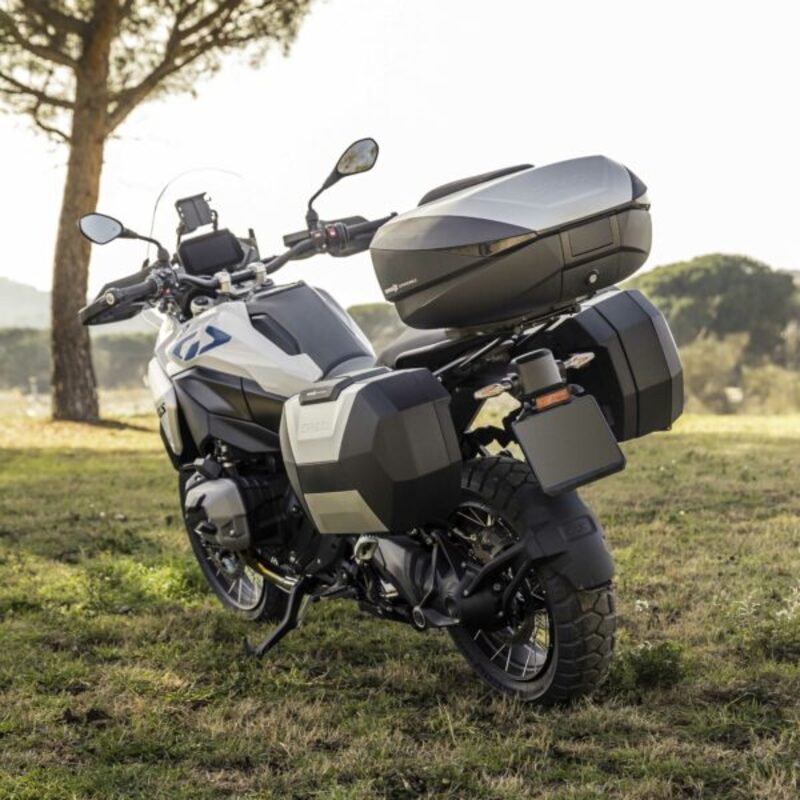 Honda č. 750 [SHAD] - Sada hliníkových rozšiřitelných bočních kufrů SH38X