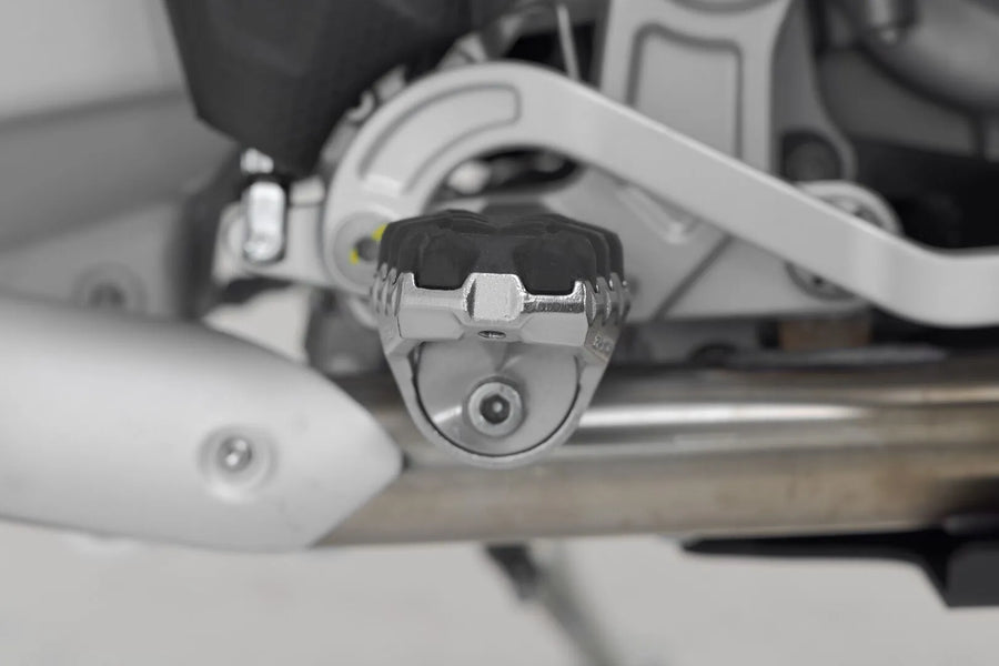 Aprilia Tuareg 660 [SW-MOTECH] – Podnožka Evolution