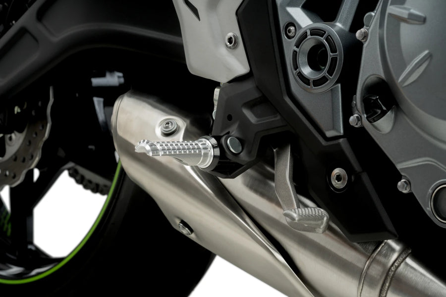 KTM RC 390 [2025] – Stupačky R-Fighter – titan