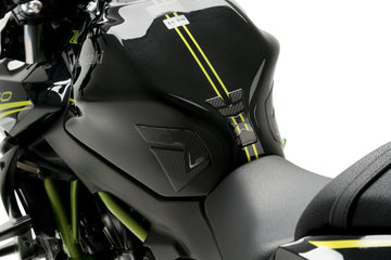 KAWASAKI Z 650 [2025] – Specifická ochrana nádrže – Karbonový vzhled