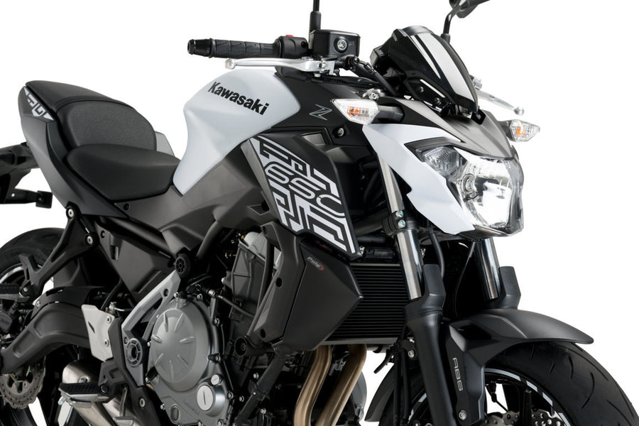 KAWASAKI Z 650 [2019] – víčko chladiče – karbonový vzhled