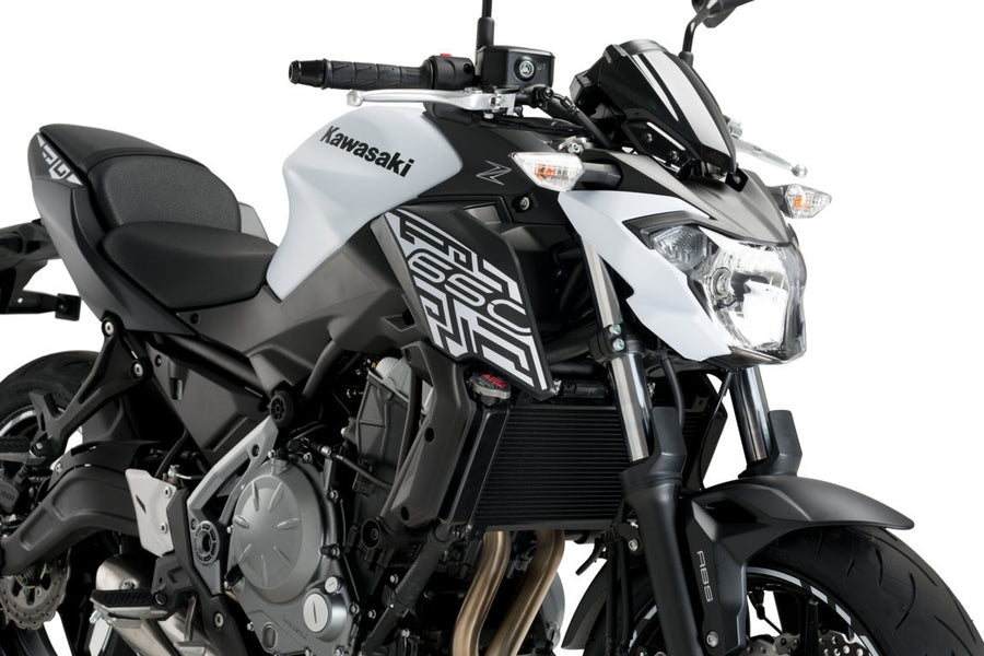KAWASAKI Z 650 [2019] – víčko chladiče – karbonový vzhled