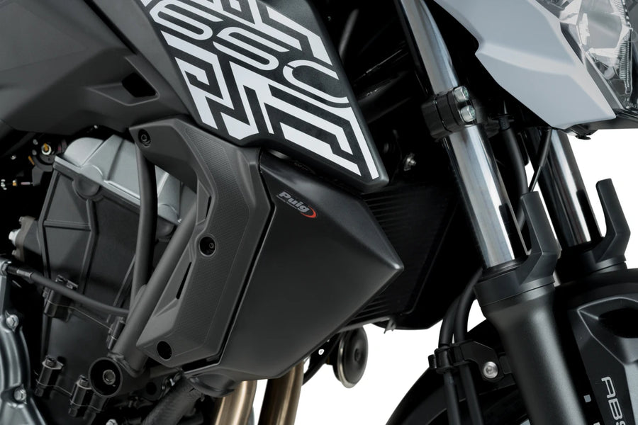 KAWASAKI Z 650 [2019] – víčko chladiče – karbonový vzhled