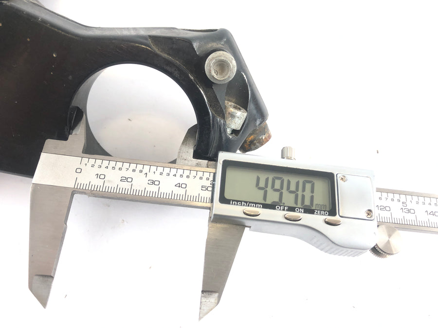 Aprilia Rs 125 MPB [2000] - vidličkový most nahoře se zámkem zapalování