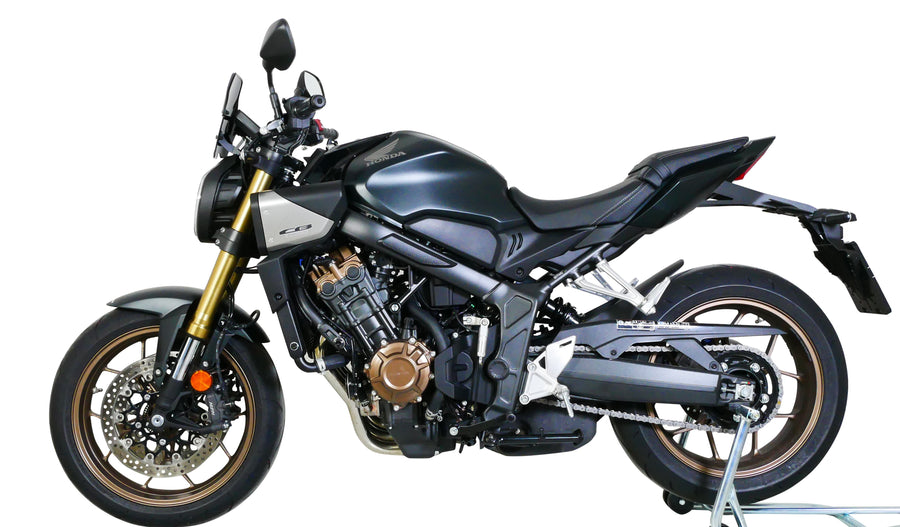 Honda CB 650 R [2024-] – Pohled zepředu na závodní obrazovku „NRM“.