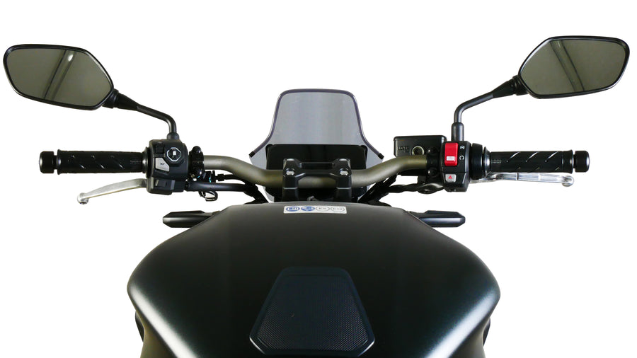 Honda CB 650 R [2024-] – Zadní pohled na závodní obrazovku „NRM“.