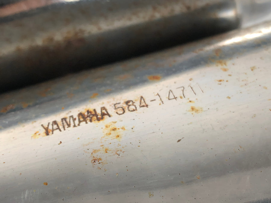 Yamaha XS 650 Type 447 [1975] - Tlumič výfuků vlevo a vpravo