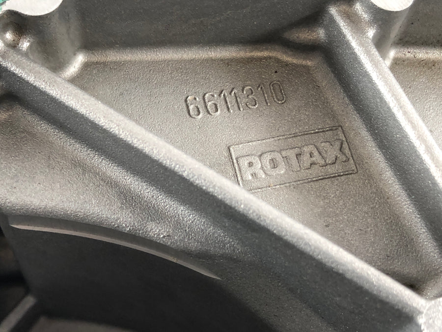 Can On The Spyder SM5 [2009] - Motor víko na levém poly poly kola