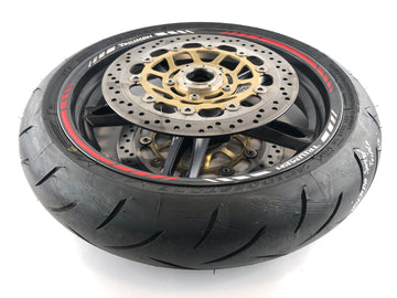 Triumf Speed ​​Triple 1050 515NJ [2005] - Kolébku předního kola s brzdovým kotoučem a pneumatikami