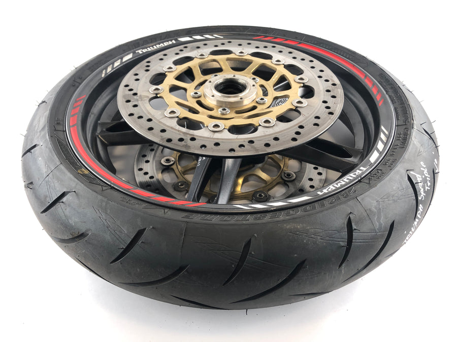 Triumf Speed ​​Triple 1050 515NJ [2005] - Kolébku předního kola s brzdovým kotoučem a pneumatikami