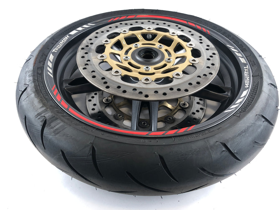 Triumf Speed ​​Triple 1050 515NJ [2005] - Kolébku předního kola s brzdovým kotoučem a pneumatikami