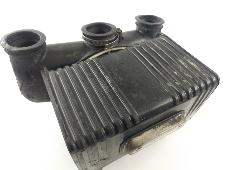 Suzuki GT 550 [1978] - Airbox Air Filter Box bez bočního krytu