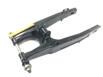 Yamaha XTZ 750 Super Tenere 3LD [1990] - Kyvné rameno zadního kola s kyvnou nápravou